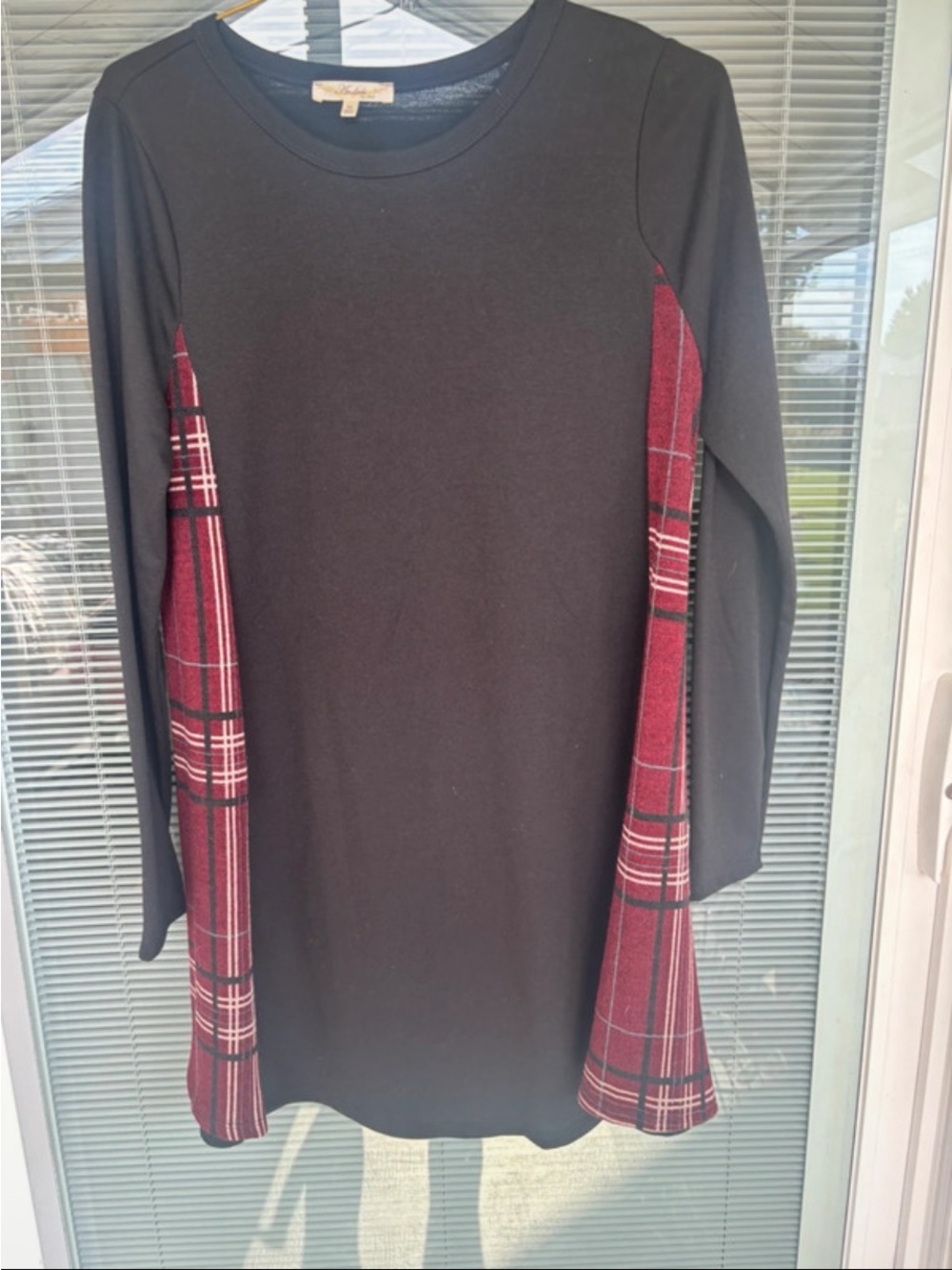 ANDREE BY UNIT Black Long Sleeve Tunic with Burgundy Plaid Insets